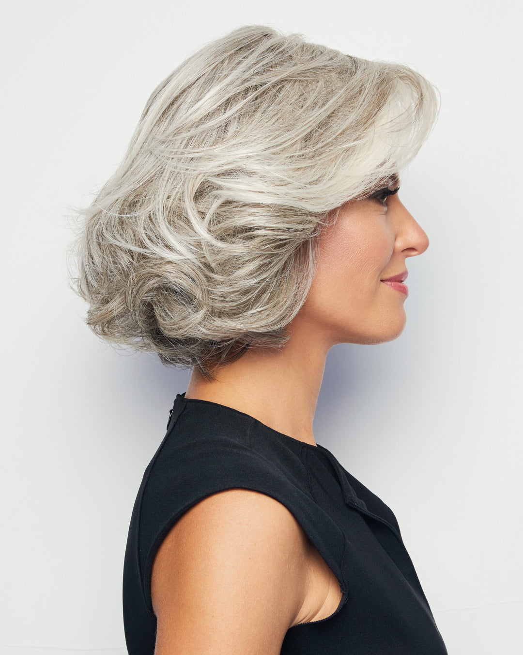 Raquel Welch Crowd Pleaser Wig product photo 3