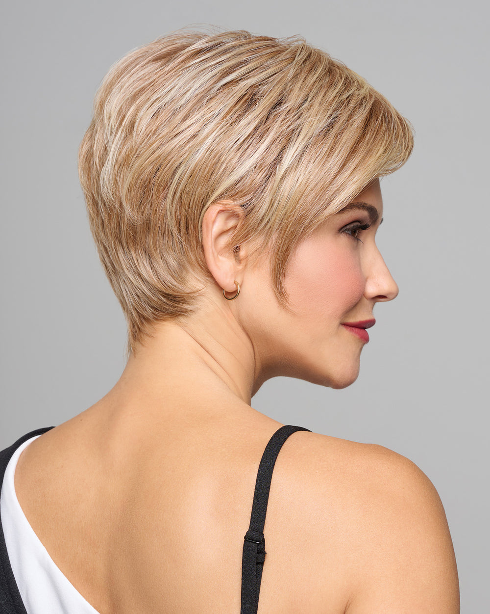 Raquel Welch Monologue Wig product photo 2